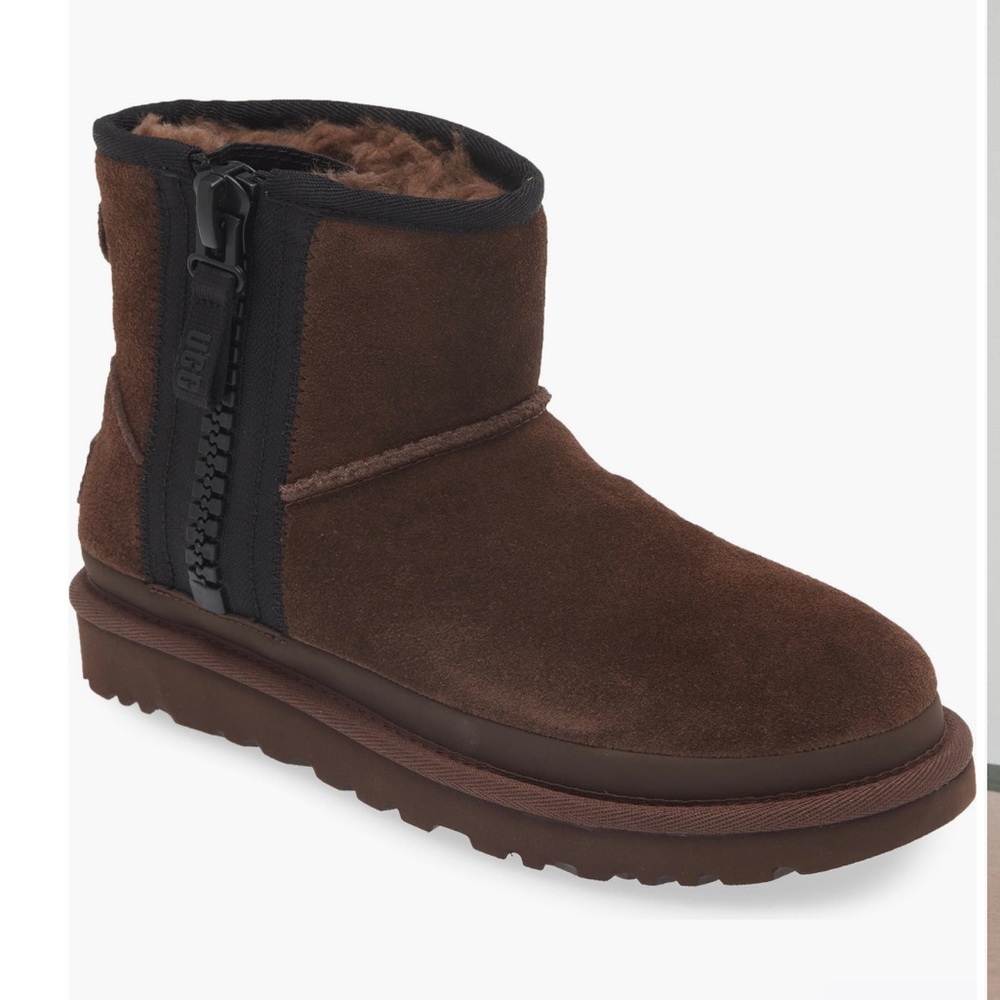 UGG Mini Classic Zip Bootie (Burnt Cheddar/Hardwood)